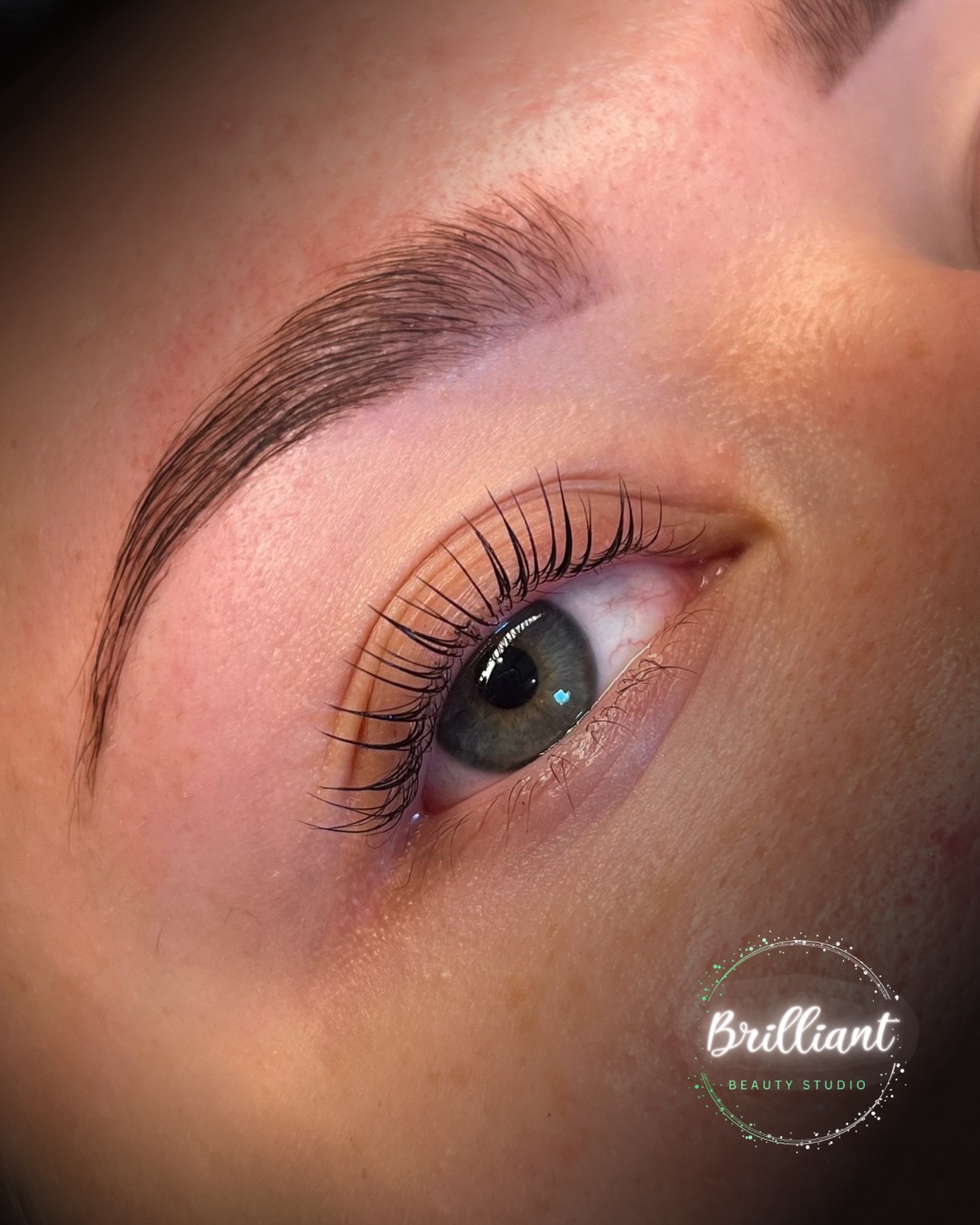 Lash lifting
